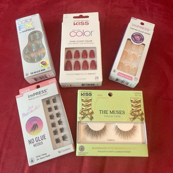 NewBundle of Kiss Lashes and Nails - Picture 1 of 11